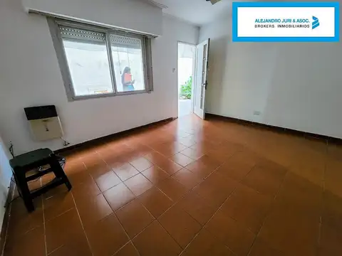 Alvear  465 - Casa de Pasillo de 3 Dormitorios en Venta