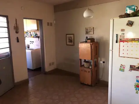 Casa 5 ambientes con 2 baños