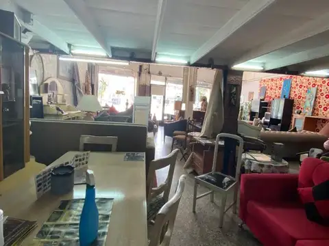 Local en Venta Via Púb.