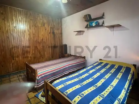 Casa 2 Dormitorios y Escritorio en San Carlos.