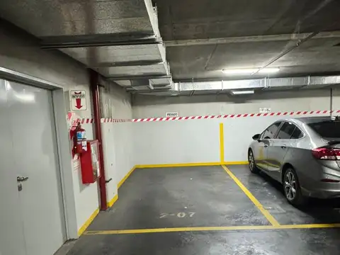 Cochera cubierta en venta. Av Rivadavia. Balvanera