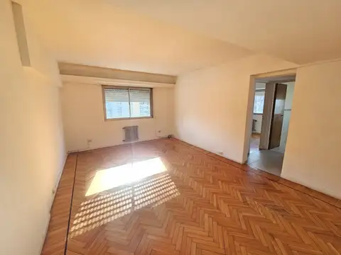 Alquiler 2 Amb Amplio al Frente Luminoso en Flores