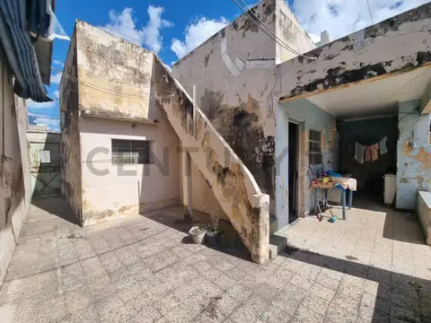 Husares 1700, Piso 0