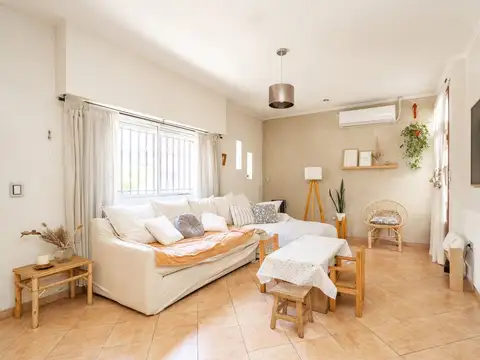 VENTA CASA 4 AMBIENTES JARDÍN COCHERA VILLA RAFFO
