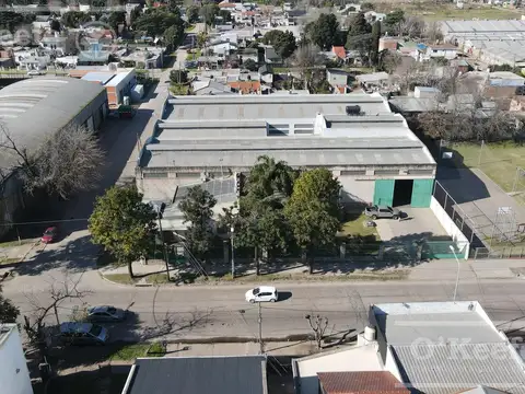 NAVE INDUSTRIAL EN VENTA- FCIO. VARELA