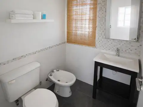 Moderna Casa Con Pileta, Jacuzzi Y Quincho