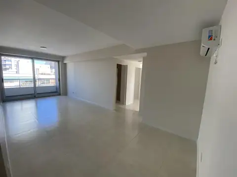 VENTA- departamento 3 ambientes con balcón  - Caballito