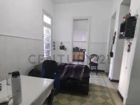 CASA 3 AMBIENTES CON COCHERA Y LOCAL - LANUS - OPORTUNIDAD