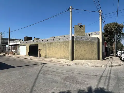 VENTA DE CASA CON DOS DEPARTAMENTOS EN YOFRE NORTE