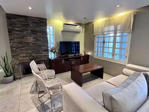 Casa 7 ambientes con 3 baños