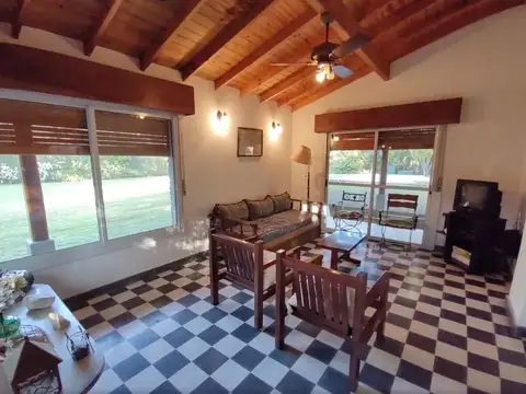 Casa Chalet Parque Irizar con Pileta Quincho