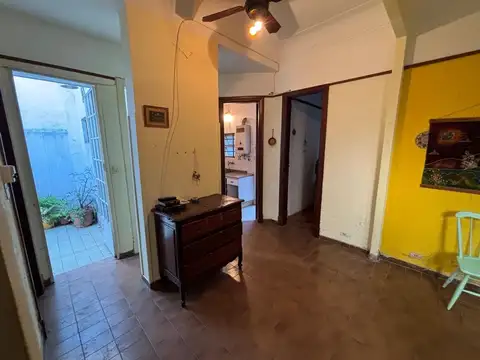 Depto Tipo Casa en Venta en Villa del Parque, USD 114.000