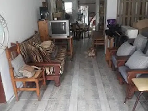Casa 3 ambientes con 1 baño