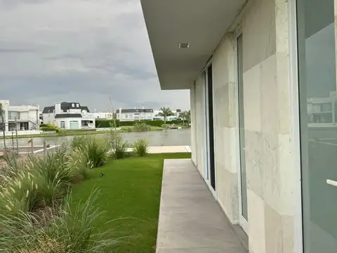 Casa en Venta en Nuevo Quilmes, USD 1.650.000