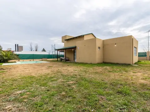 Casa en Venta con 2 cocheras