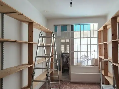 BLOCK DE 6 LOCALES COMERCIALES c/renta