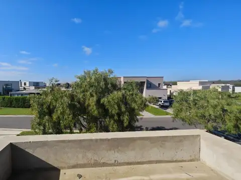 CASA EN CONSTRUCCION SAN SEBASTIAN AREA 8