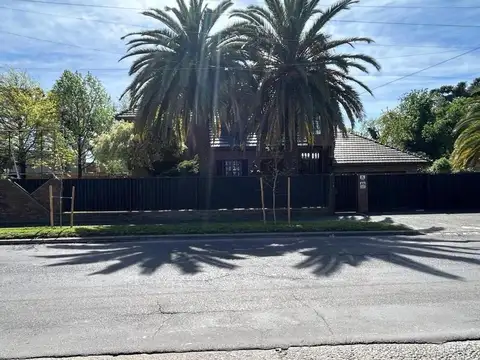 Venta casa 5 ambientes en Gaspar Campos