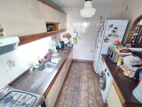 Casa 4 ambientes con 1 baño