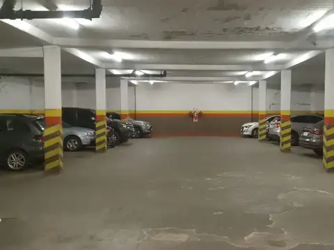 VENTA COCHERA AMPLIA EN PLENO PALERMO