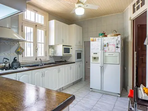 Avenida del Rosario al 600