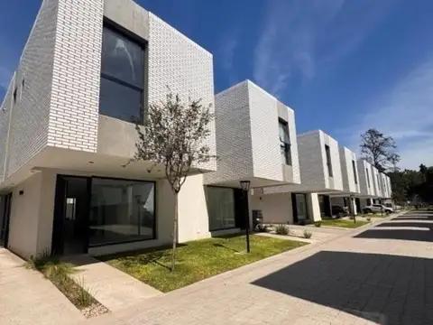 CASA TIPO DUPLEX 4 AMBIENTES EN VENTA EN CANNING