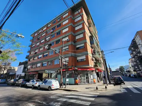 Lincoln 3700, Piso 6