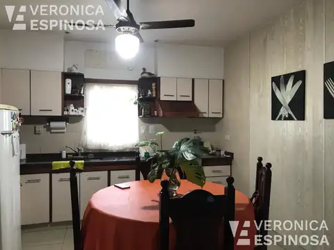 Casa en Venta en Isidro Casanova, USD 95.000