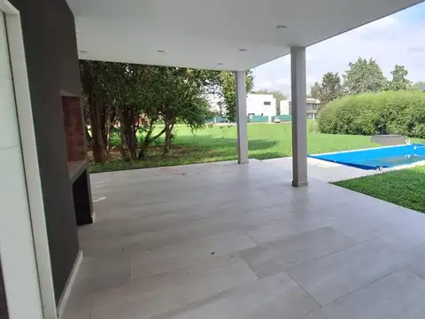 Casa en Venta al Oeste