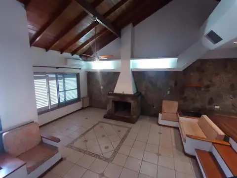 Casa en Venta en Villa Luzuriaga, USD 220.000