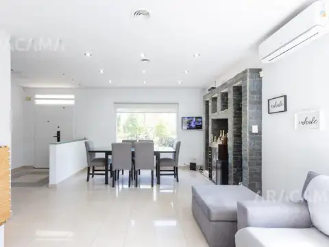 Casa 4 ambientes con 3 baños