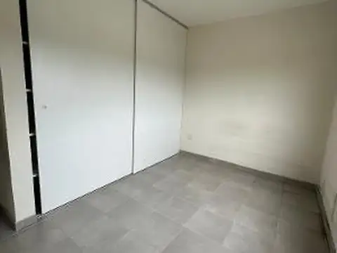 Casa en Alquiler con 1 cochera