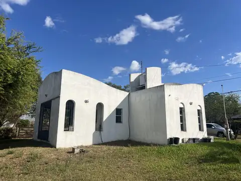 Casa 2 ambientes con 1 baño