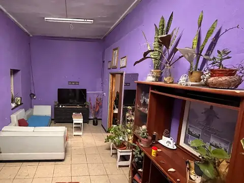 Casa 7 ambientes con 1 baño