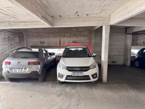 Cochera en Rioja y Buenos Aires