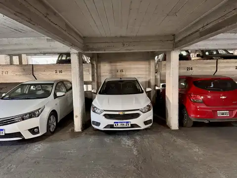 Cochera en Rioja y Buenos Aires