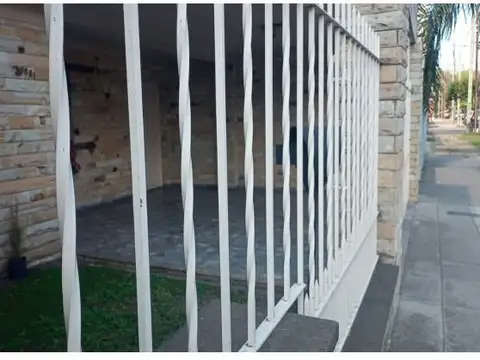 Depto Tipo Casa en Venta en Villa Sarmiento, USD 65.000