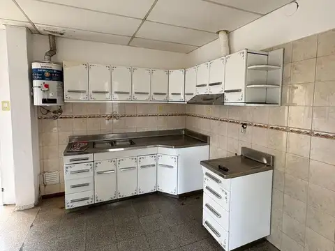 Casa en Alquiler con 1 cochera