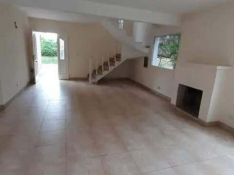 Casa 5 ambientes con 2 baños