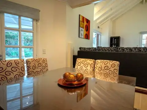 Casa 4 ambientes con 4 baños