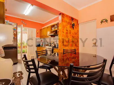 Casa 5 ambientes con 2 baños