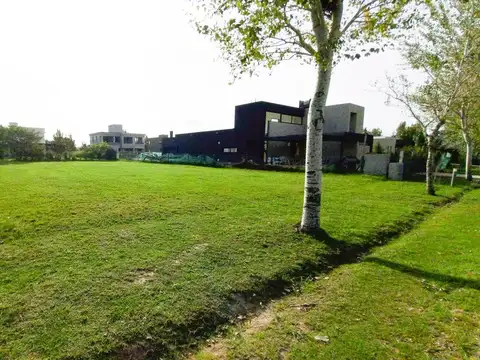 Terreno en Venta en Puerto Roldan, USD 85.000