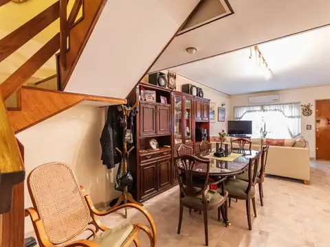 Depto Tipo Casa en Venta con 1 cocheras