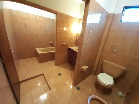 Venta Casa 4 Amb con gran galpón en Morón Apt Cred