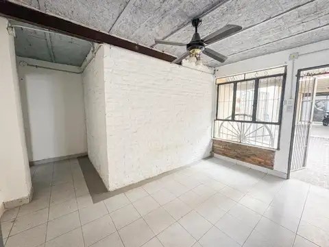 Riobamba 4200 - Casa en venta de 2 dormitorios - Rosario, Bella Vista