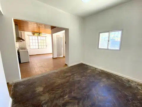 Casa 3 ambientes con 2 baños