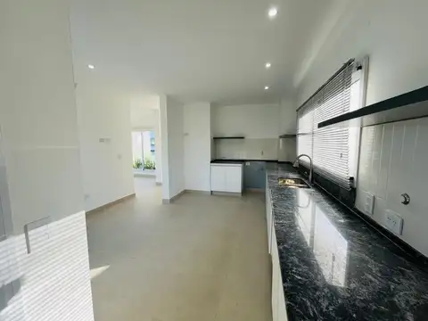 Casa en Venta 1 año