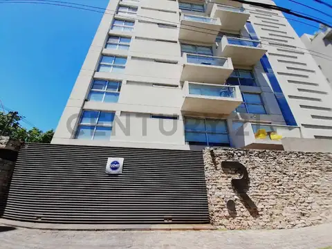 VENTA COCHERA EN ITUZAINGO CENTRO