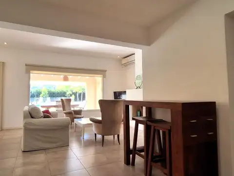 Casa 7 ambientes con 3 baños