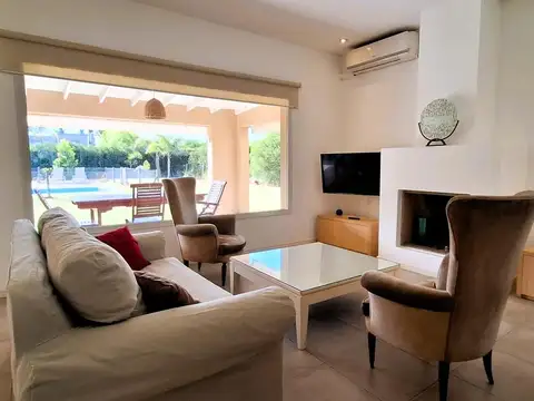 Casa en Alquiler Temporal con 6 cocheras